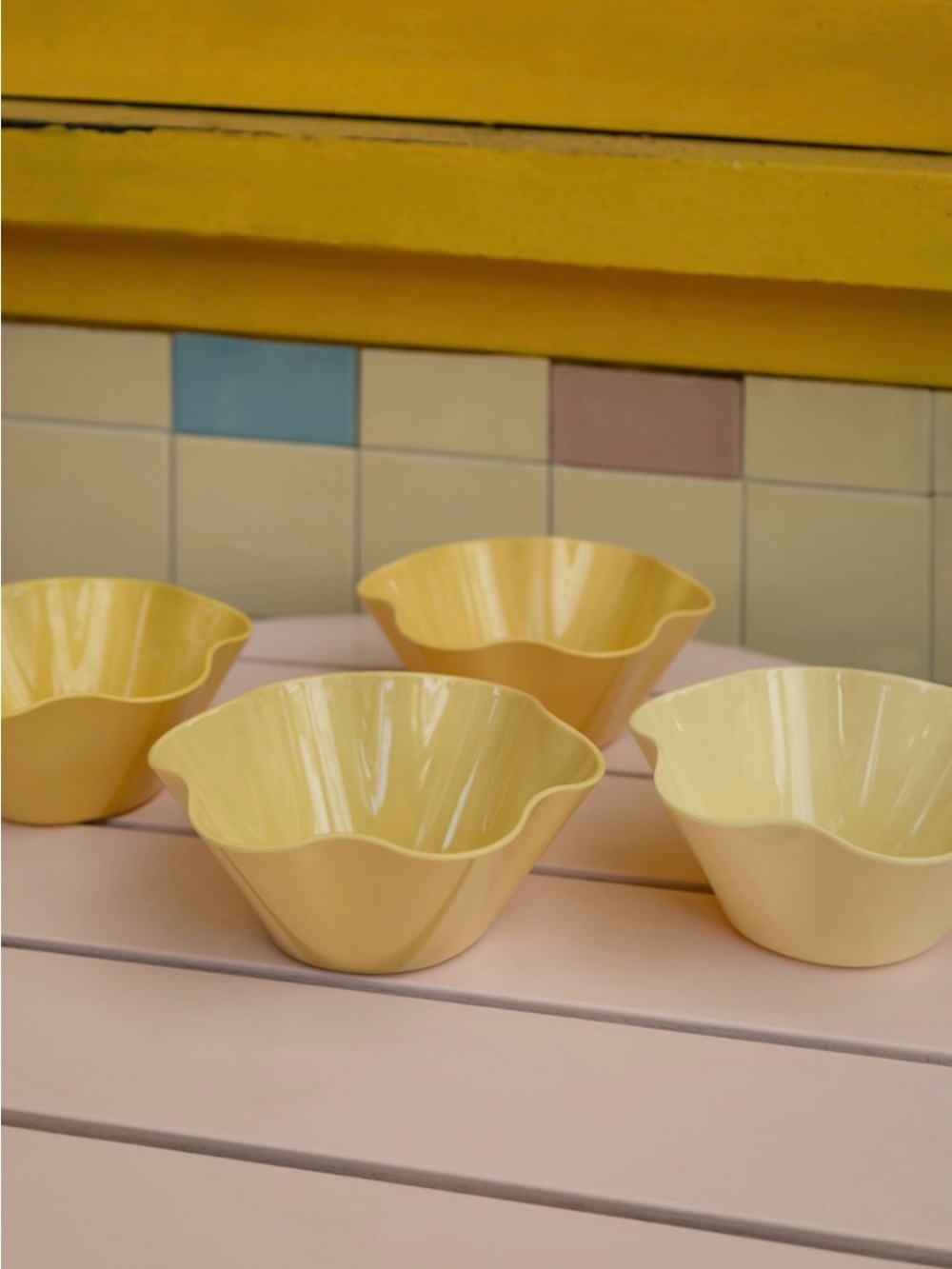 Floral bowls in a set of 4 — brand new
